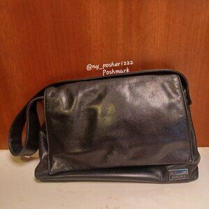 𝗣𝗘𝗥𝗟𝗜𝗡𝗔 New York Soft Leather Shoulder Bag Front Flap Black
